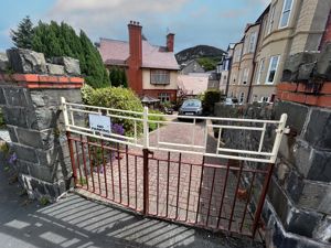 Photo 19- click for photo gallery